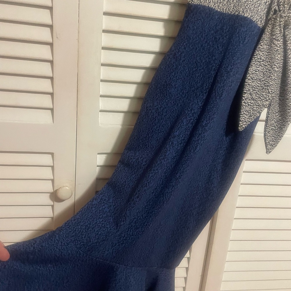 Colorblock Tie-Waist Women’s Dress - Blue, Gray & Sherbet.Excellent condition! - Picture 4 of 4